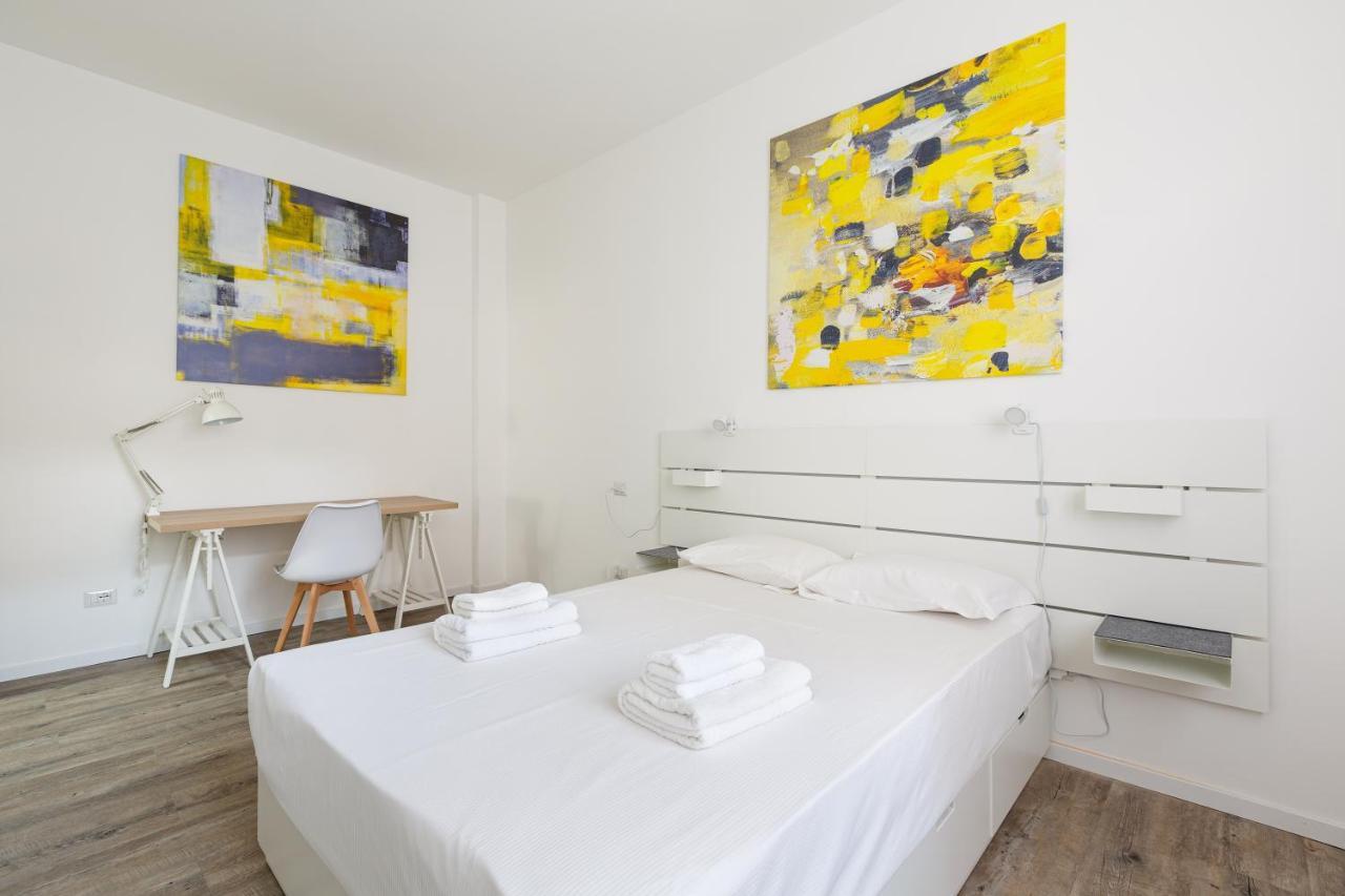 Cagnola Cozy Apartament With Balcony Milan Bagian luar foto