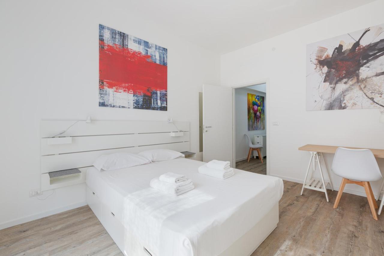 Cagnola Cozy Apartament With Balcony Milan Bagian luar foto